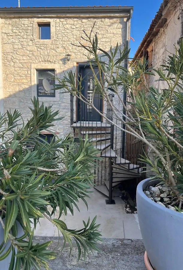 דירות מדולין Stone House